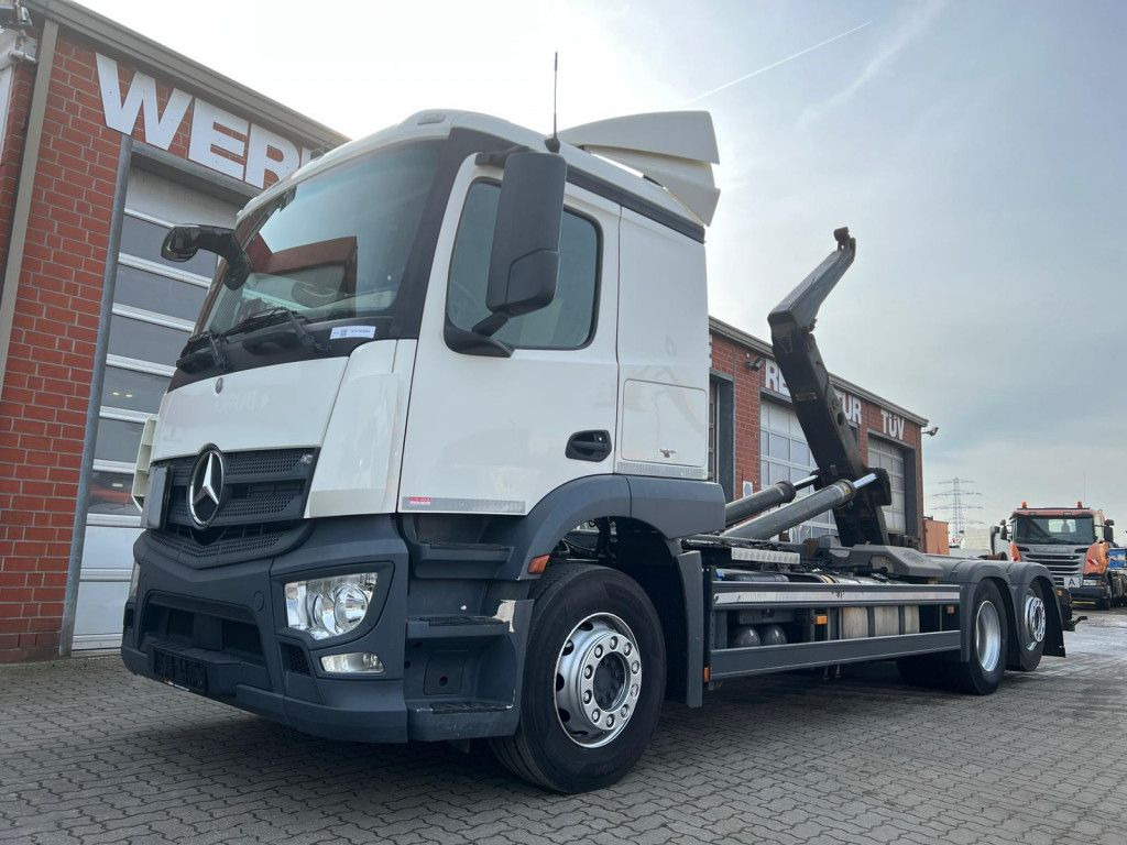 Mercedes-Benz Actros neu 2543 L 6x2 Abrollkipper Meiller Funk - Hook lift: gambar 1 Mercedes-Benz Actros neu 2543 L 6x2 Abrollkipper Meiller Funk - Hook lift: gambar 1