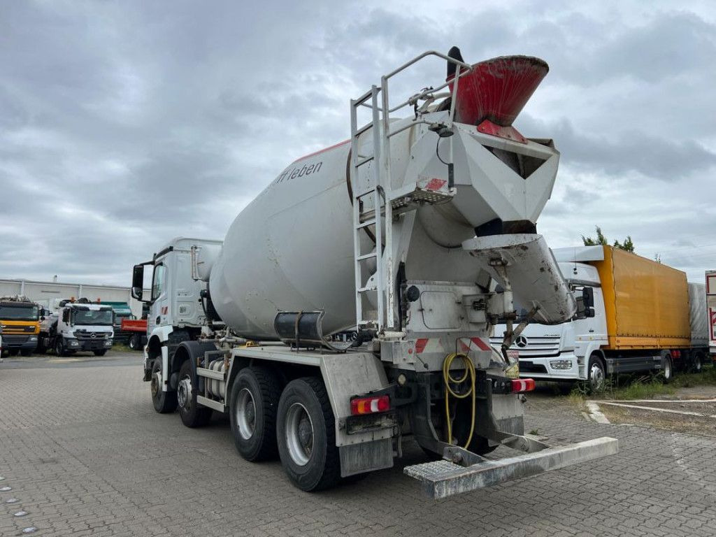 Mercedes-Benz Arocs 3240 B 8x4 Betonmischer Deutsch Top AP Ach - Truk pengaduk beton: gambar 4 Mercedes-Benz Arocs 3240 B 8x4 Betonmischer Deutsch Top AP Ach - Truk pengaduk beton: gambar 4