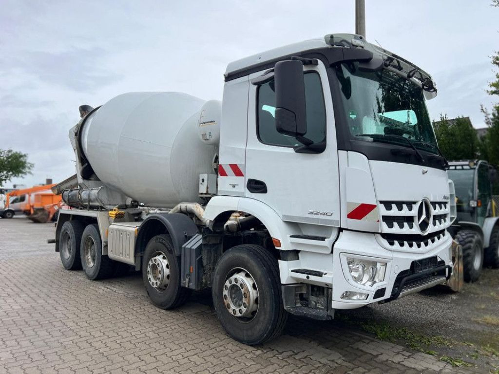 Mercedes-Benz Arocs 3240 B 8x4 Betonmischer Deutsch Top AP Ach - Truk pengaduk beton: gambar 2 Mercedes-Benz Arocs 3240 B 8x4 Betonmischer Deutsch Top AP Ach - Truk pengaduk beton: gambar 2