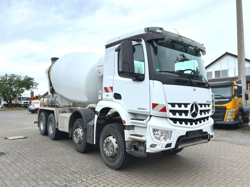 Mercedes-Benz Arocs 3240 B 8x4 Betonmischer Deutsch Top AP Ach - Truk pengaduk beton: gambar 2 Mercedes-Benz Arocs 3240 B 8x4 Betonmischer Deutsch Top AP Ach - Truk pengaduk beton: gambar 2
