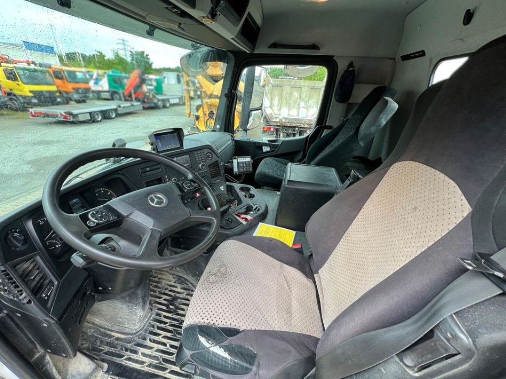 Mercedes-Benz Arocs 3240 B 8x4 Betonmischer Deutsch Top AP Ach - Truk pengaduk beton: gambar 5 Mercedes-Benz Arocs 3240 B 8x4 Betonmischer Deutsch Top AP Ach - Truk pengaduk beton: gambar 5