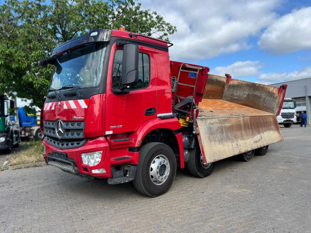 Mercedes-Benz Arocs 3243 8x4 4-Achs Kipper Bordmatik - Truk jungkit: gambar 1 Mercedes-Benz Arocs 3243 8x4 4-Achs Kipper Bordmatik - Truk jungkit: gambar 1