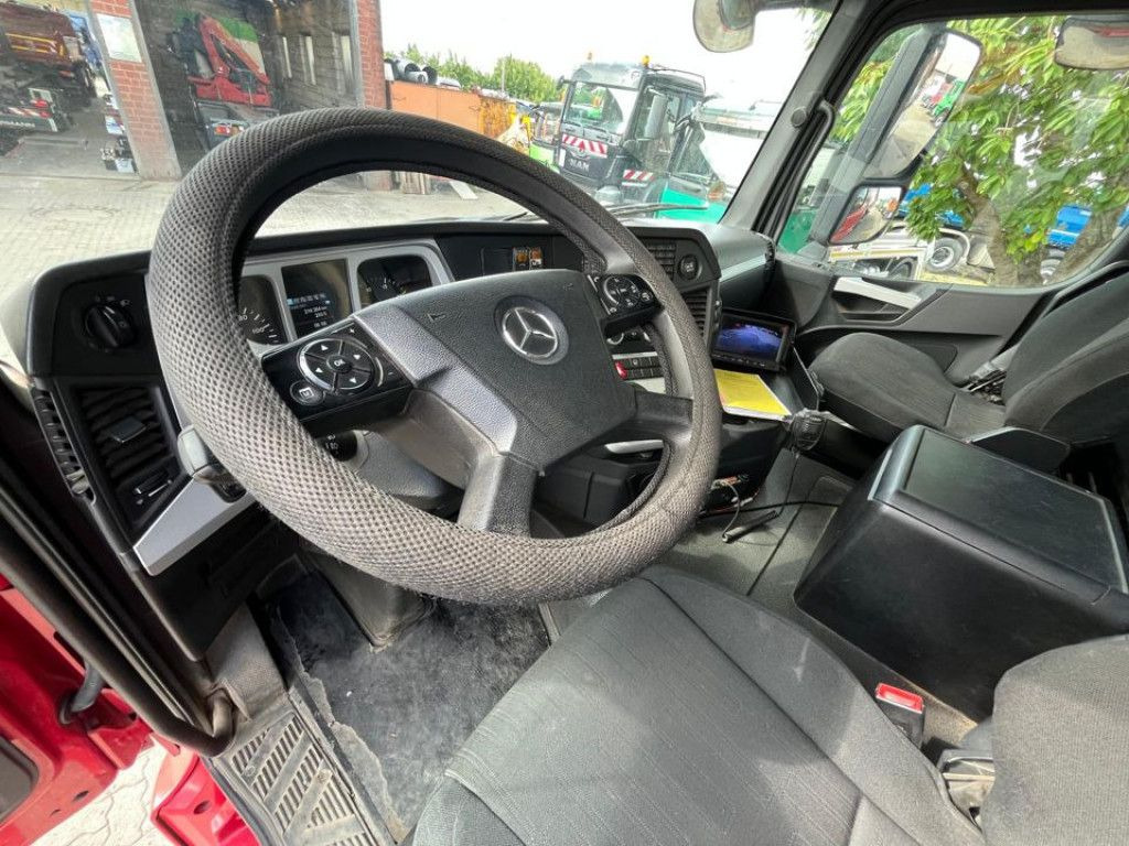 Mercedes-Benz Arocs 4145 8x4 4 Achs Muldenkipper Carnehl Halfp - Truk skip loader: gambar 4 Mercedes-Benz Arocs 4145 8x4 4 Achs Muldenkipper Carnehl Halfp - Truk skip loader: gambar 4
