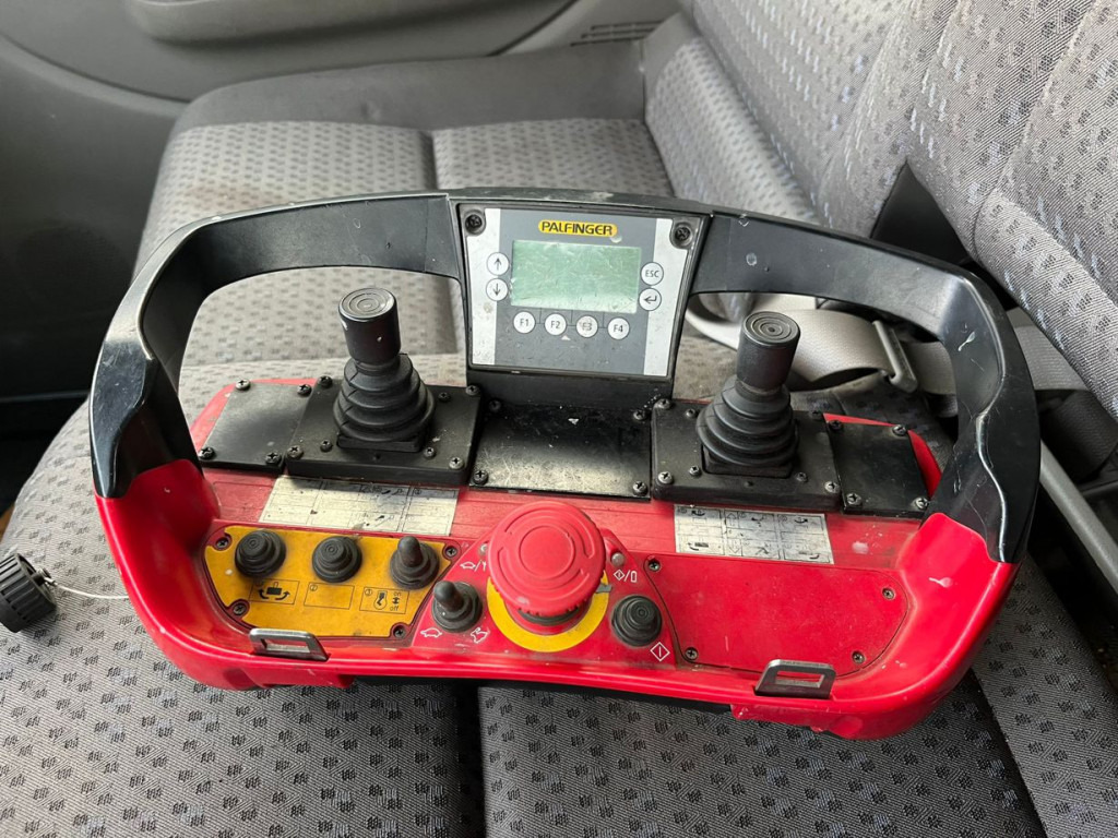 NISSAN (E) NISSAN (E) Cabstar Hubarbeitsbühne 35.13 Palfinger 14mtr - Platform udara yang dipasang di truk: gambar 5 NISSAN (E) NISSAN (E) Cabstar Hubarbeitsbühne 35.13 Palfinger 14mtr - Platform udara yang dipasang di truk: gambar 5