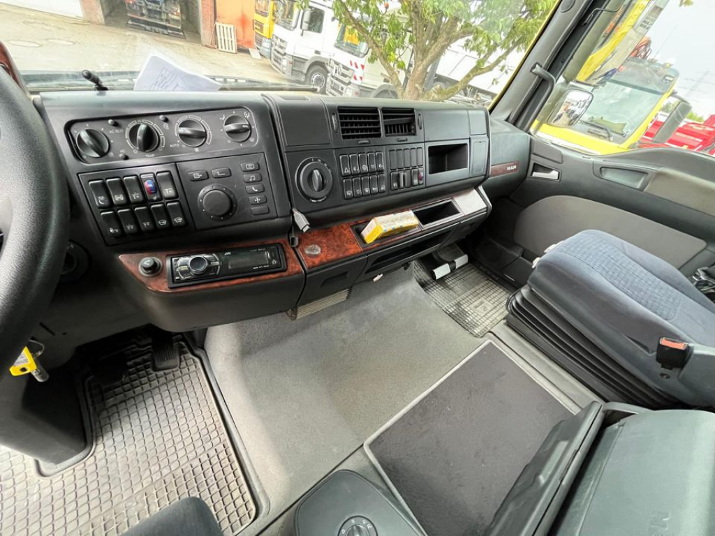 MAN TG-A 41.660 8x4 4 BBS SZM Schwerlast 250 to WSK - Tractor head: gambar 2 MAN TG-A 41.660 8x4 4 BBS SZM Schwerlast 250 to WSK - Tractor head: gambar 2