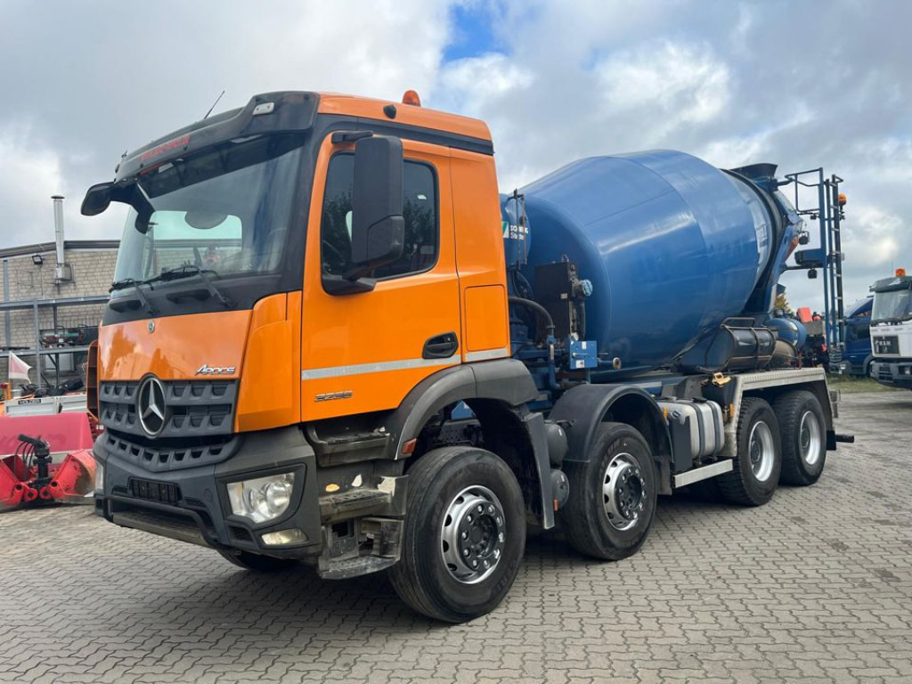 MERCEDES-BENZ Arocs 3236 8x4 Betonmischer Deutsch Top AP Achsen - Truk: gambar 1 MERCEDES-BENZ Arocs 3236 8x4 Betonmischer Deutsch Top AP Achsen - Truk: gambar 1