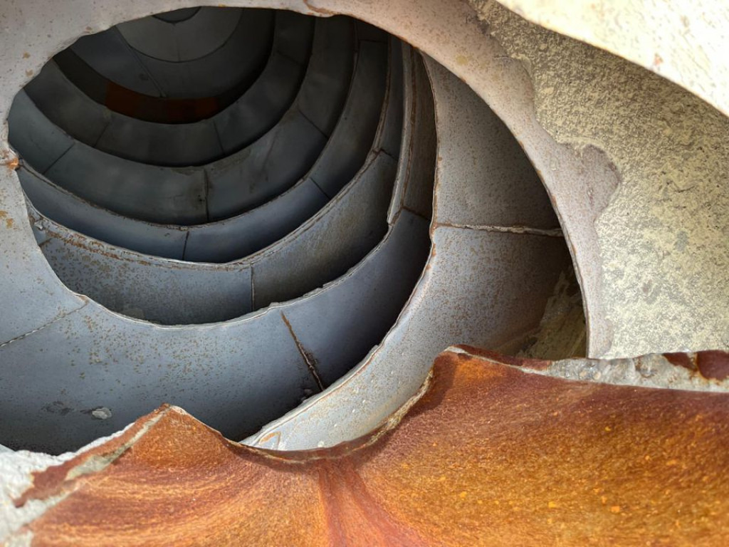 MERCEDES-BENZ Arocs 3240 B 8x4 Betonmischer Deutsch Top AP Achsen - Truk: gambar 4 MERCEDES-BENZ Arocs 3240 B 8x4 Betonmischer Deutsch Top AP Achsen - Truk: gambar 4