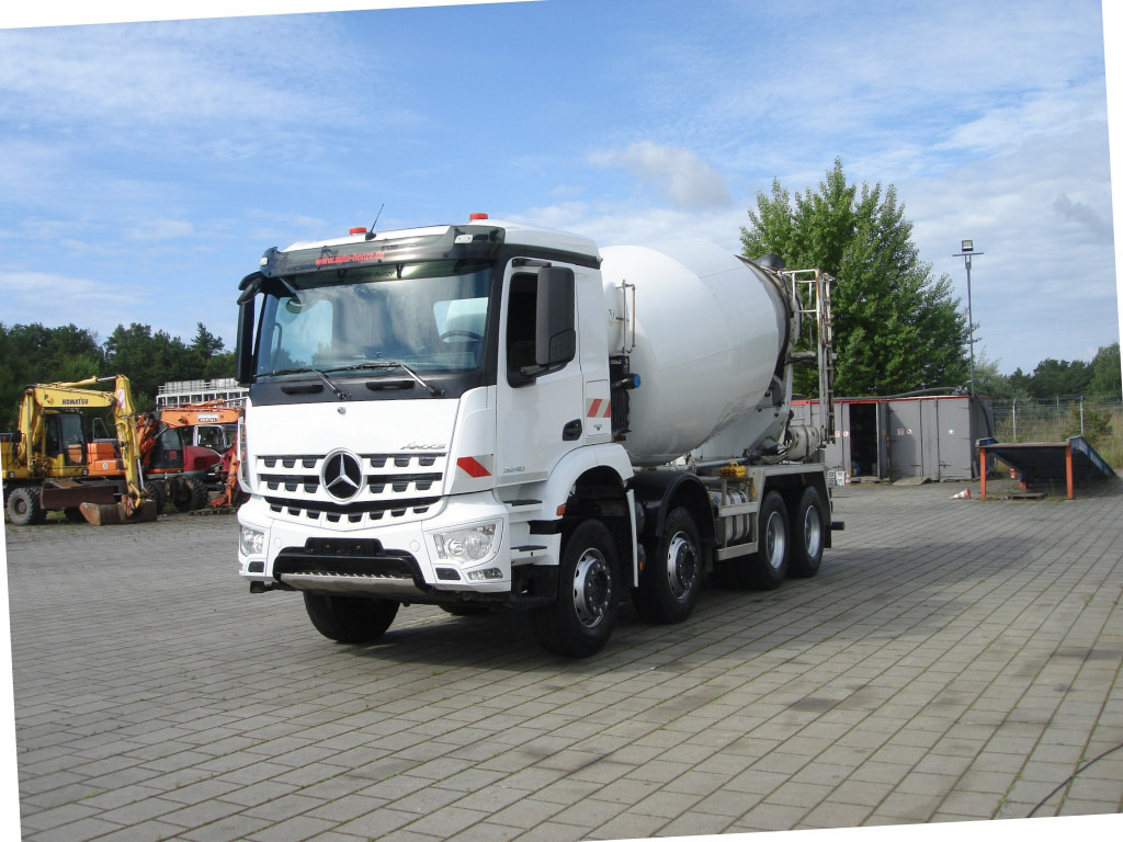 MERCEDES-BENZ Arocs 3240 B 8x4 Betonmischer Deutsch Top AP Achsen - Truk: gambar 2 MERCEDES-BENZ Arocs 3240 B 8x4 Betonmischer Deutsch Top AP Achsen - Truk: gambar 2