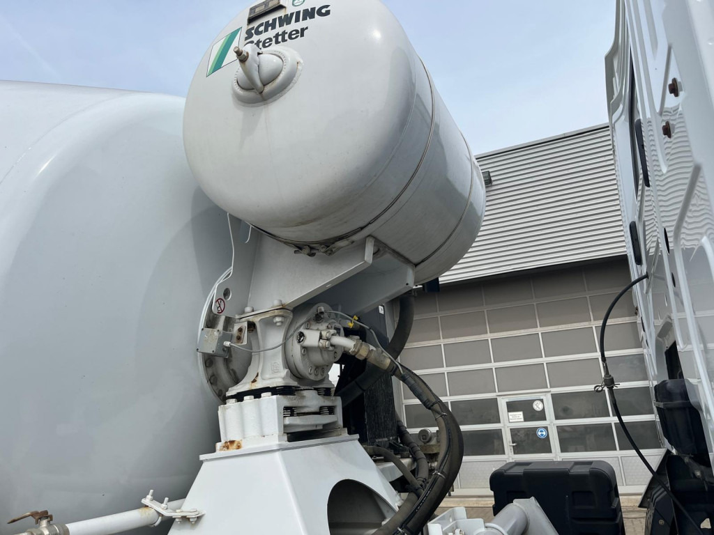 MERCEDES-BENZ Arocs 3240 B 8x4 Betonmischer Deutsch Top AP Achsen - Truk: gambar 4 MERCEDES-BENZ Arocs 3240 B 8x4 Betonmischer Deutsch Top AP Achsen - Truk: gambar 4