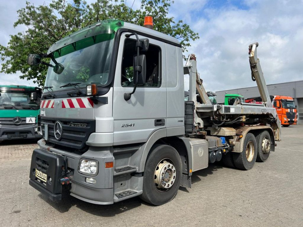 Mercedes-Benz Actros 2641 L 6x2 Abrollkipper 159TKM kuz.Radsta - Truk: gambar 1 Mercedes-Benz Actros 2641 L 6x2 Abrollkipper 159TKM kuz.Radsta - Truk: gambar 1