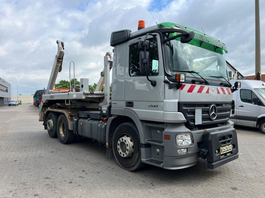 Mercedes-Benz Actros 2641 L 6x2 Abrollkipper 159TKM kuz.Radsta - Truk: gambar 2 Mercedes-Benz Actros 2641 L 6x2 Abrollkipper 159TKM kuz.Radsta - Truk: gambar 2