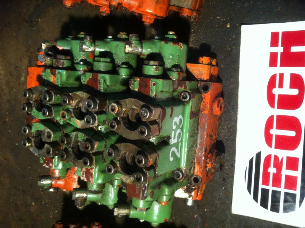 LINDE 668975260996 668A04 5641 + 668A04 5656 - 3 SEKCYJNY - Katup hidrolik untuk Peralatan konstruksi: gambar 1 LINDE 668975260996 668A04 5641 + 668A04 5656 - 3 SEKCYJNY - Katup hidrolik untuk Peralatan konstruksi: gambar 1