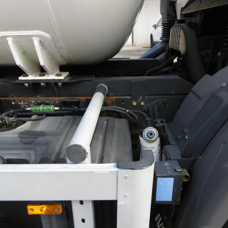 IVECO 130.24 LPG GAS Tank - Truk tangki: gambar 5 IVECO 130.24 LPG GAS Tank - Truk tangki: gambar 5