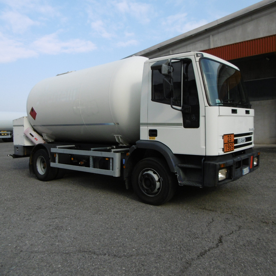 IVECO 130.24 LPG GAS Tank - Truk tangki: gambar 1 IVECO 130.24 LPG GAS Tank - Truk tangki: gambar 1