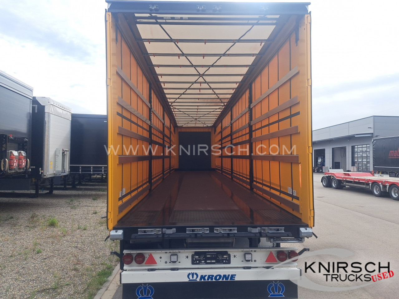 Leasing KRONE Profi Liner SDP 27  XL, Getränke, Daimler 9.5 KRONE Profi Liner SDP 27  XL, Getränke, Daimler 9.5: gambar 12 Leasing KRONE Profi Liner SDP 27  XL, Getränke, Daimler 9.5 KRONE Profi Liner SDP 27  XL, Getränke, Daimler 9.5: gambar 12