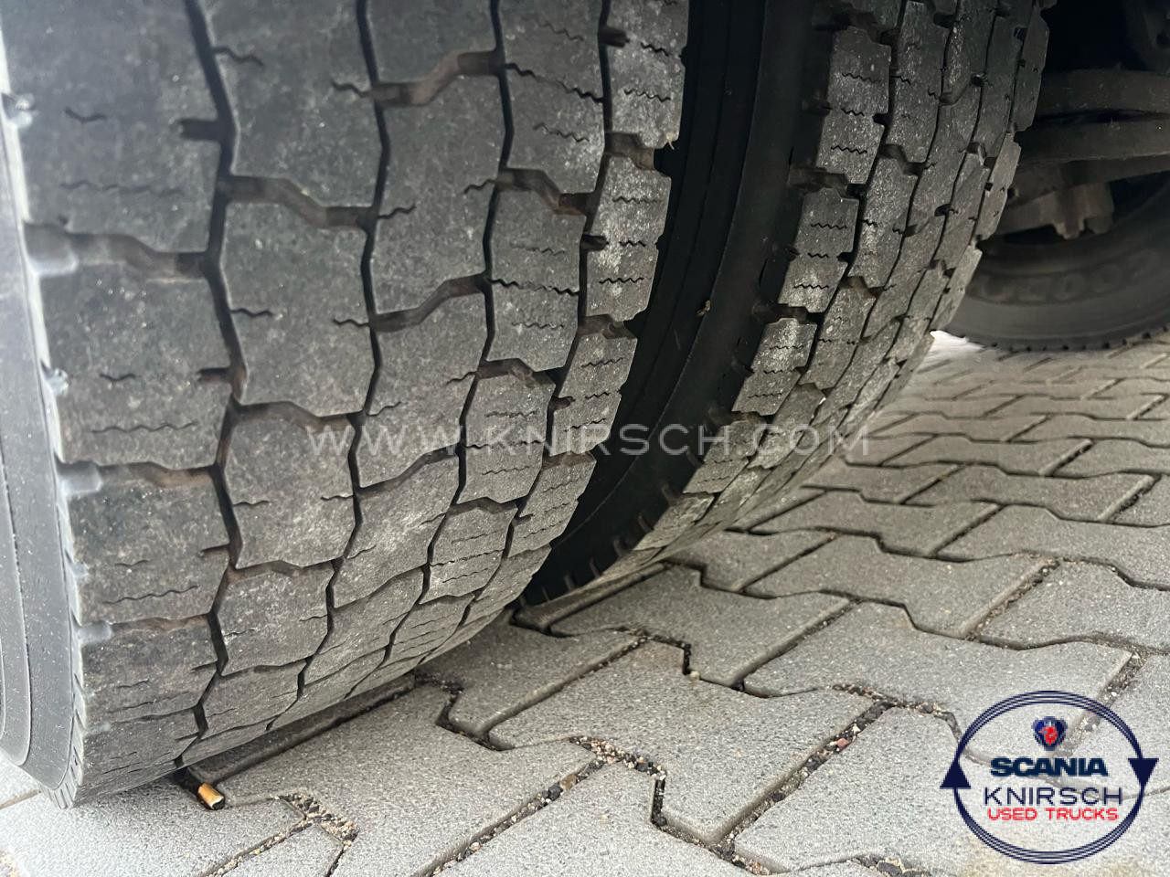 SCANIA P 270 DB4x2MNA - Truk box: gambar 5 SCANIA P 270 DB4x2MNA - Truk box: gambar 5
