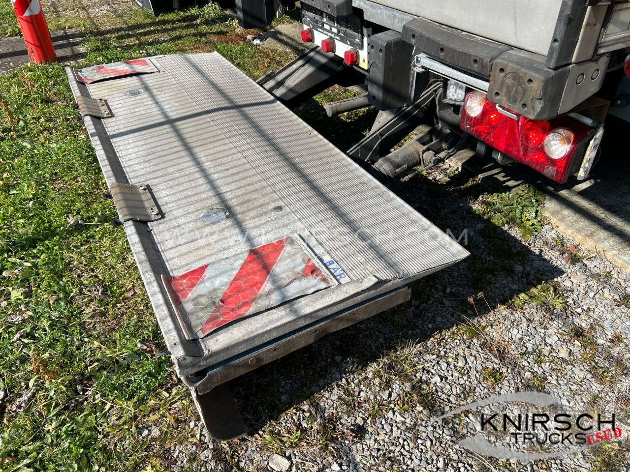 SCHMITZ SKO 24 Doppelstock, LBW 2000 kg, Liftachse - Semi-trailer berpendingin: gambar 4 SCHMITZ SKO 24 Doppelstock, LBW 2000 kg, Liftachse - Semi-trailer berpendingin: gambar 4