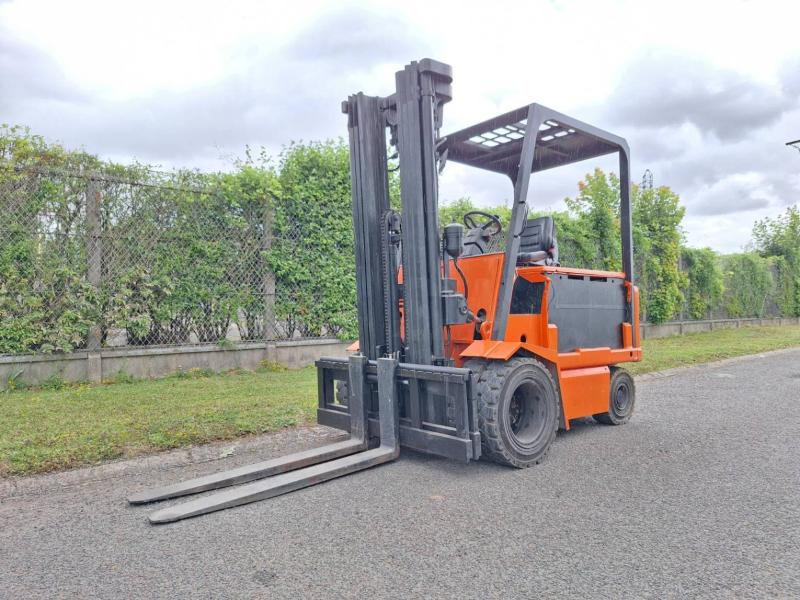 Carer R45N5 - Forklift listrik: gambar 1 Carer R45N5 - Forklift listrik: gambar 1