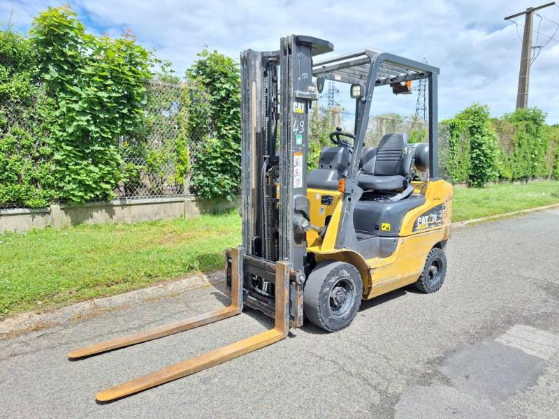 Caterpillar GP20CN - Forklift LPG: gambar 1 Caterpillar GP20CN - Forklift LPG: gambar 1