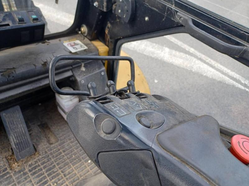 Forklift LPG Caterpillar GP45K2: gambar 12 Forklift LPG Caterpillar GP45K2: gambar 12