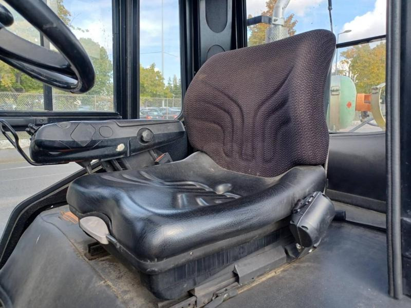 Forklift LPG Caterpillar GP45K2: gambar 10 Forklift LPG Caterpillar GP45K2: gambar 10