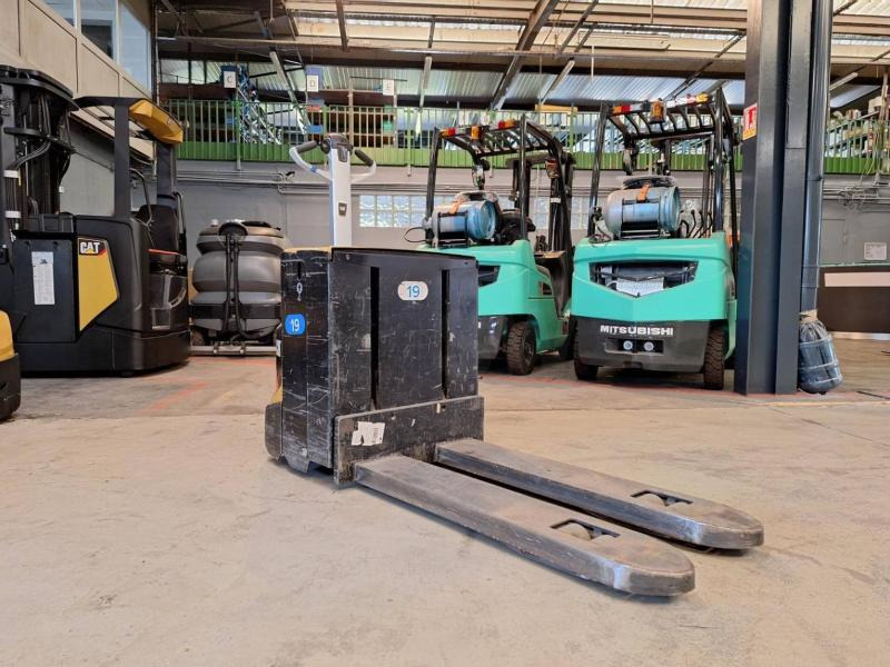 Caterpillar NPP20N2 - Truk pallet: gambar 2 Caterpillar NPP20N2 - Truk pallet: gambar 2