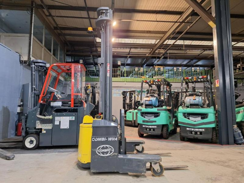 Combilift WR4 - Penumpuk: gambar 5 Combilift WR4 - Penumpuk: gambar 5