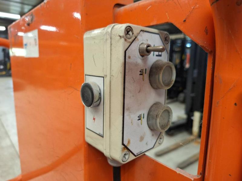 Lift tiang vertikal JLG Toucan Duo: gambar 6