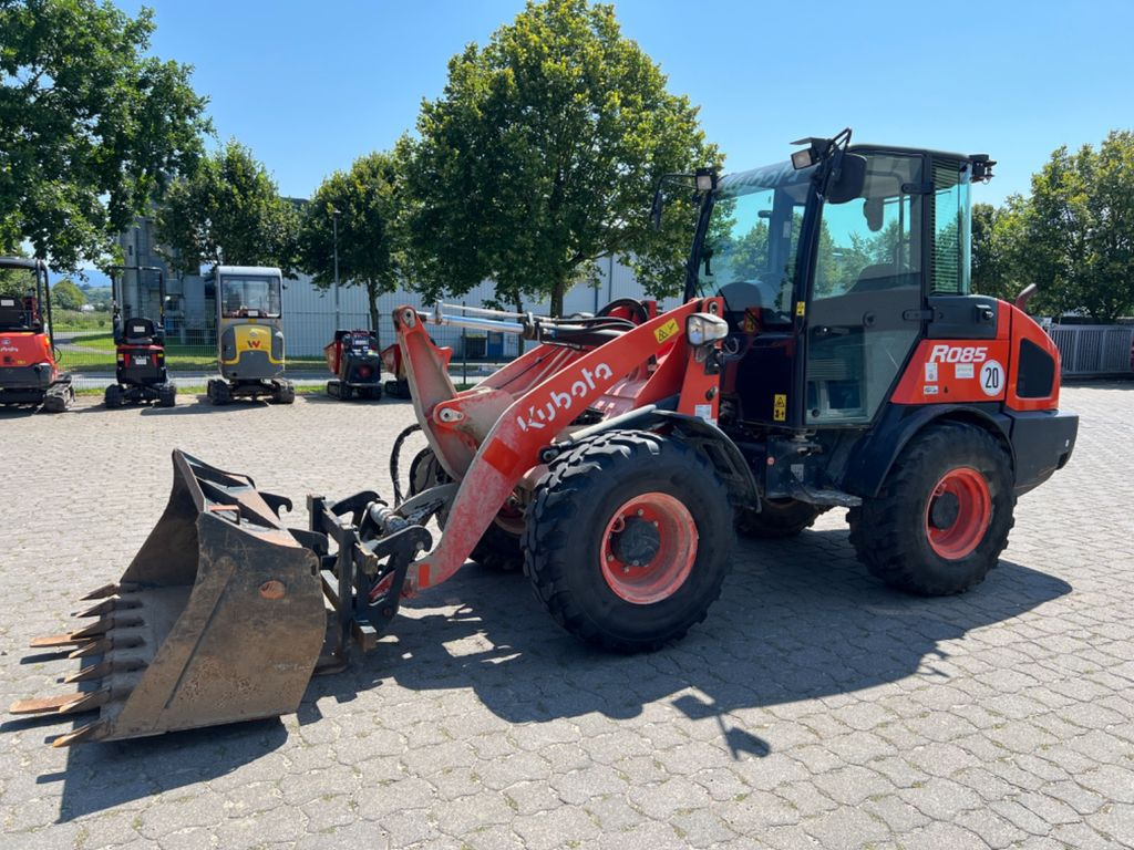 Kubota R 085, Bj 19, 1820 BH, SWE, Schaufel, Gabel - Wheel loader: gambar 1 Kubota R 085, Bj 19, 1820 BH, SWE, Schaufel, Gabel - Wheel loader: gambar 1