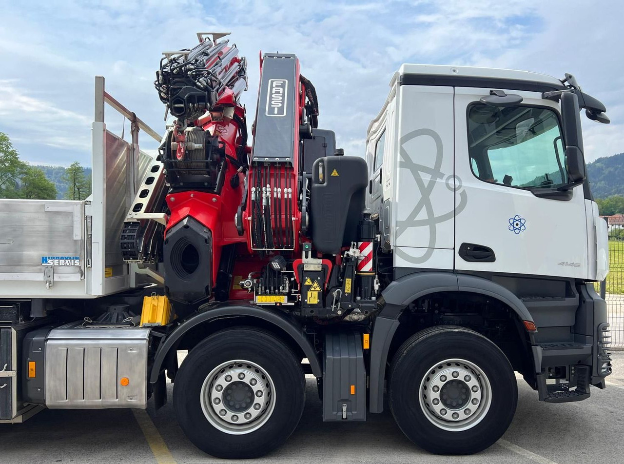 MERCEDES-BENZ Hiab Palfinger Fassi F990-8 JIB-6 - Truk derek: gambar 2 MERCEDES-BENZ Hiab Palfinger Fassi F990-8 JIB-6 - Truk derek: gambar 2