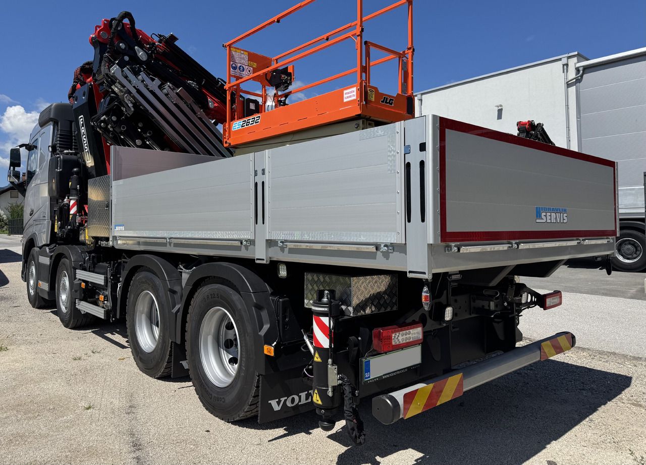 VOLVO Hiab Palfinger Fassi F1450-8 JIB-6 - Truk derek: gambar 2 VOLVO Hiab Palfinger Fassi F1450-8 JIB-6 - Truk derek: gambar 2