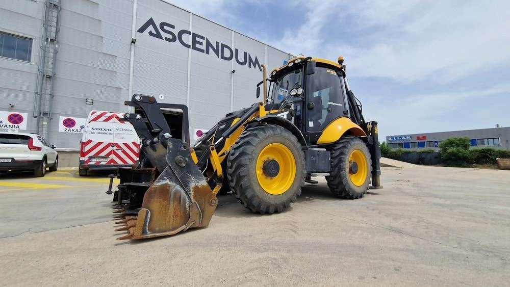 MST M644 PLUS - Backhoe loader: gambar 4 MST M644 PLUS - Backhoe loader: gambar 4