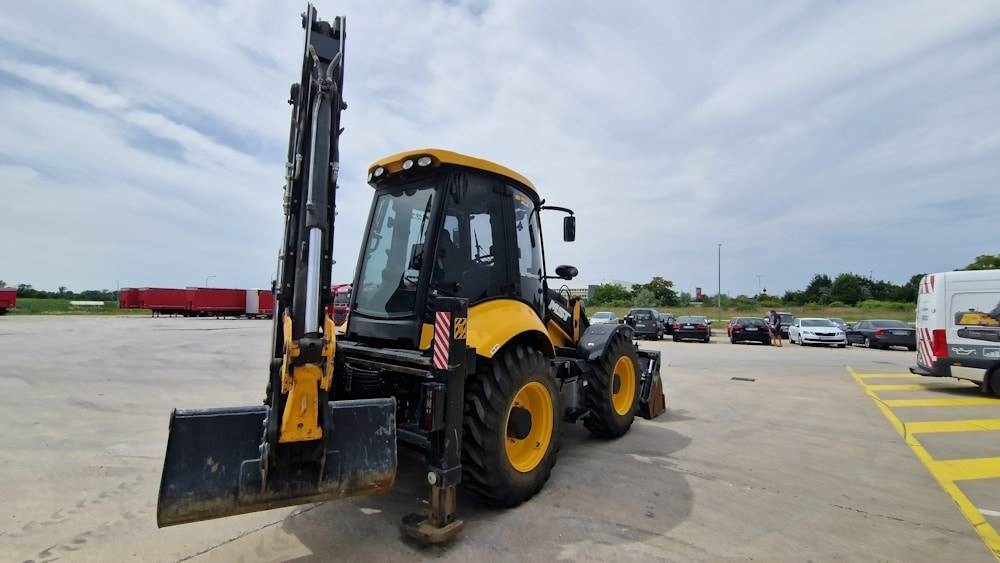 MST M644 PLUS - Backhoe loader: gambar 3 MST M644 PLUS - Backhoe loader: gambar 3