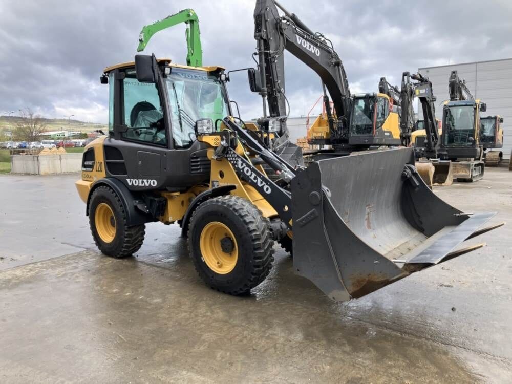 Volvo JL20H Electric - Skid steer: gambar 1 Volvo JL20H Electric - Skid steer: gambar 1