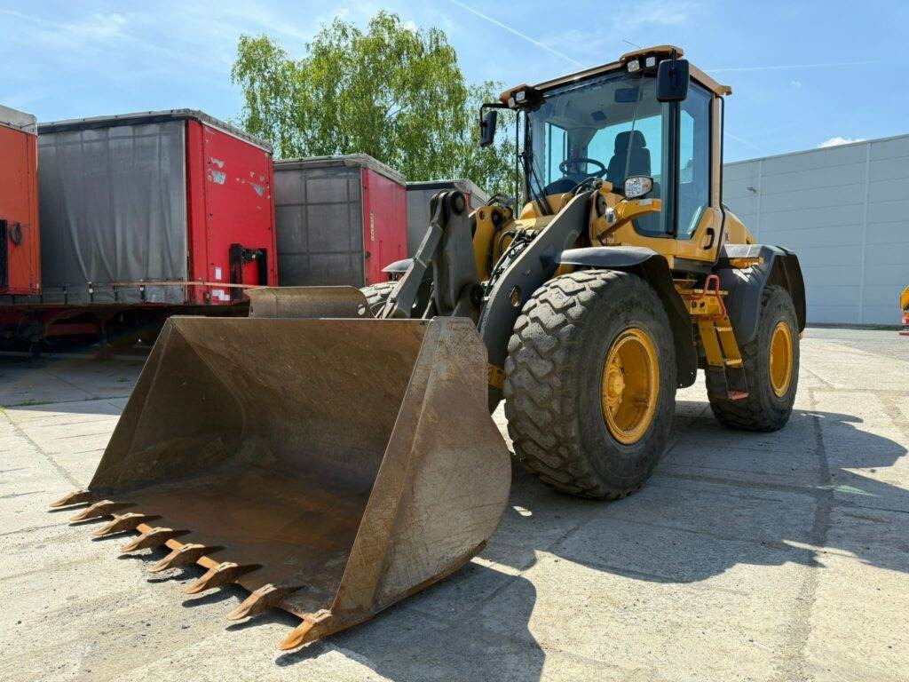 Volvo L60H - Wheel loader: gambar 3 Volvo L60H - Wheel loader: gambar 3