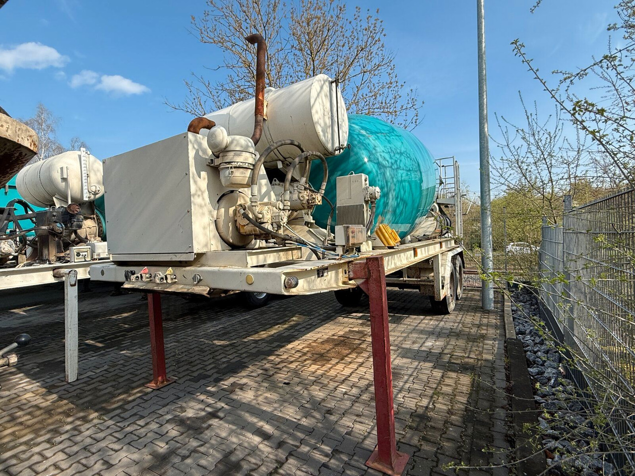 Betonmischer-Auflieger Stetter 10 m³ mit Motor - Truk pengaduk beton: gambar 3 Betonmischer-Auflieger Stetter 10 m³ mit Motor - Truk pengaduk beton: gambar 3