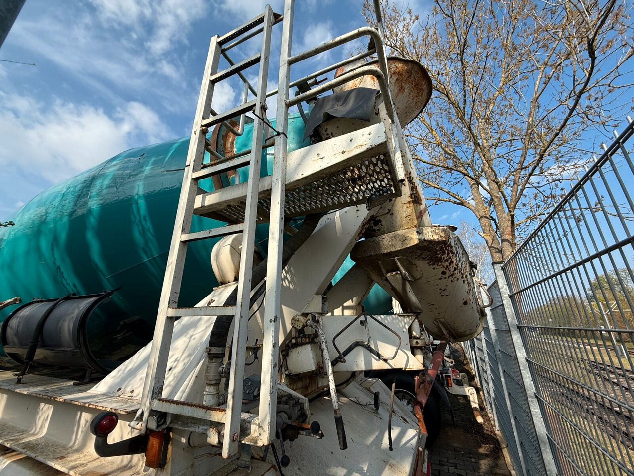Betonmischer-Auflieger Stetter 10 m³ mit Motor - Truk pengaduk beton: gambar 5 Betonmischer-Auflieger Stetter 10 m³ mit Motor - Truk pengaduk beton: gambar 5