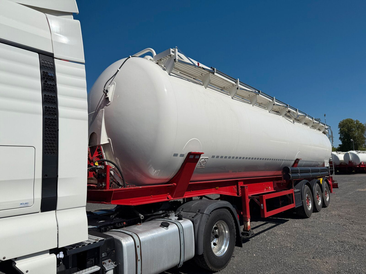 Semi trailer silo Feldbinder KIP 60.3 Silo 60.000 L 3 Achse ADR: gambar 6