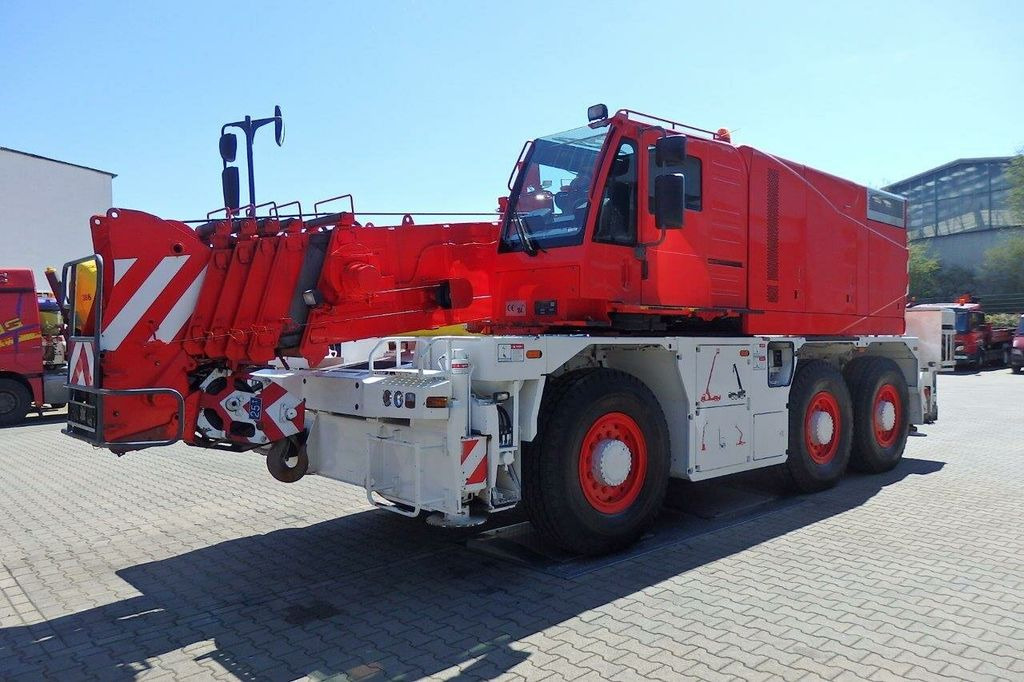 Grove GCK 3045 CITY KRAN 45 Ton - 5800 Std - Truk derek: gambar 2 Grove GCK 3045 CITY KRAN 45 Ton - 5800 Std - Truk derek: gambar 2