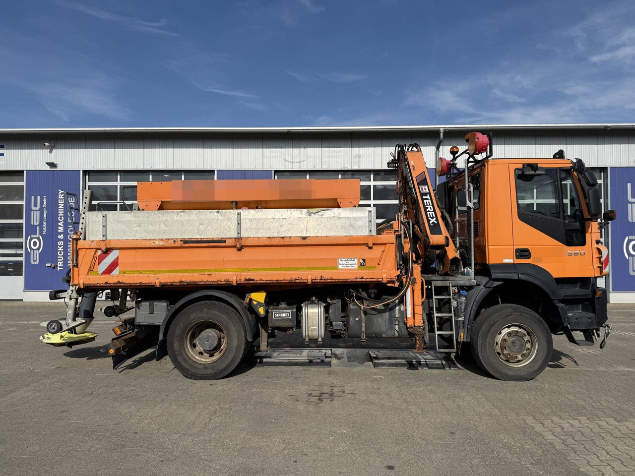 Iveco TRAKKER Kipper Kran TEREX 85.2 Salzstreuer - Truk jungkit, Truk derek: gambar 2 Iveco TRAKKER Kipper Kran TEREX 85.2 Salzstreuer - Truk jungkit, Truk derek: gambar 2