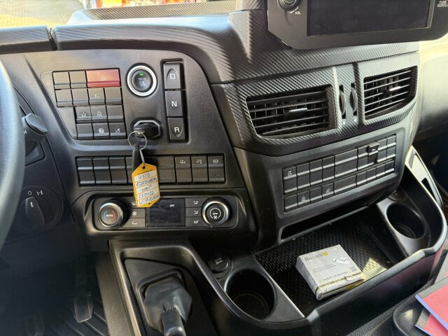 Iveco X-Way 480 6x2 Abrollkipper Palfinger PH T20 SLD5 - Hook lift: gambar 3 Iveco X-Way 480 6x2 Abrollkipper Palfinger PH T20 SLD5 - Hook lift: gambar 3