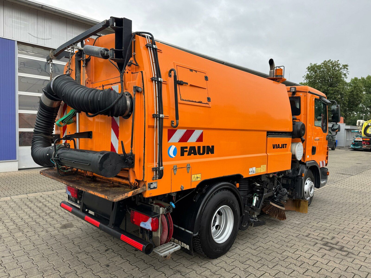 MAN 12.220 4x2 BL Kehrmaschine Viajet 5RHS - Penyapu jalan: gambar 5 MAN 12.220 4x2 BL Kehrmaschine Viajet 5RHS - Penyapu jalan: gambar 5
