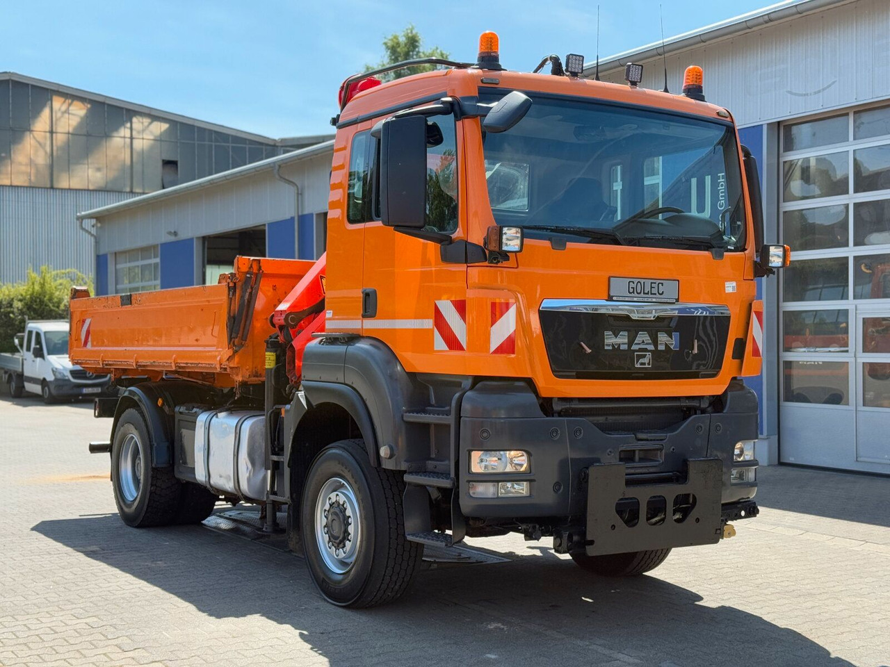 MAN TGA 18.360 4x4 Kipper Kran PALFINGER Winterd. - Truk jungkit, Truk derek: gambar 1 MAN TGA 18.360 4x4 Kipper Kran PALFINGER Winterd. - Truk jungkit, Truk derek: gambar 1