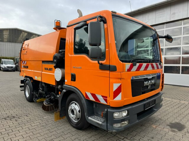 MAN TGL 12.220 4x2 BL Kehrmaschine Viajet 5RHS - Penyapu jalan: gambar 1 MAN TGL 12.220 4x2 BL Kehrmaschine Viajet 5RHS - Penyapu jalan: gambar 1