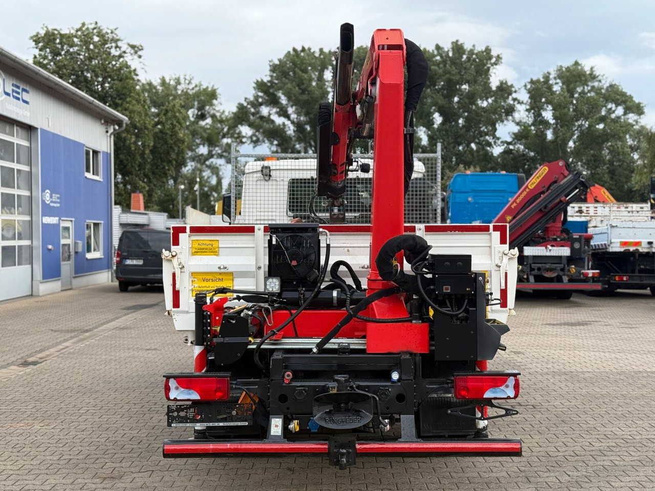 MAN TGL 8.220 4x2 Kipper Kran Palfinger 7.001-K A - Van jungkit: gambar 4 MAN TGL 8.220 4x2 Kipper Kran Palfinger 7.001-K A - Van jungkit: gambar 4