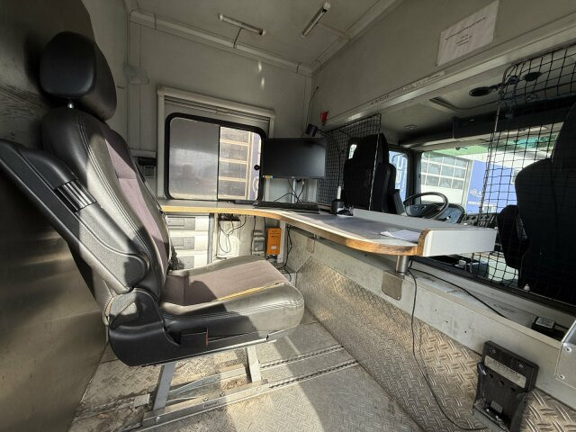 MAN TGM 15.290 Kanalreiniger HD Pumpe Müller Aufbau - Truk vakum: gambar 4 MAN TGM 15.290 Kanalreiniger HD Pumpe Müller Aufbau - Truk vakum: gambar 4