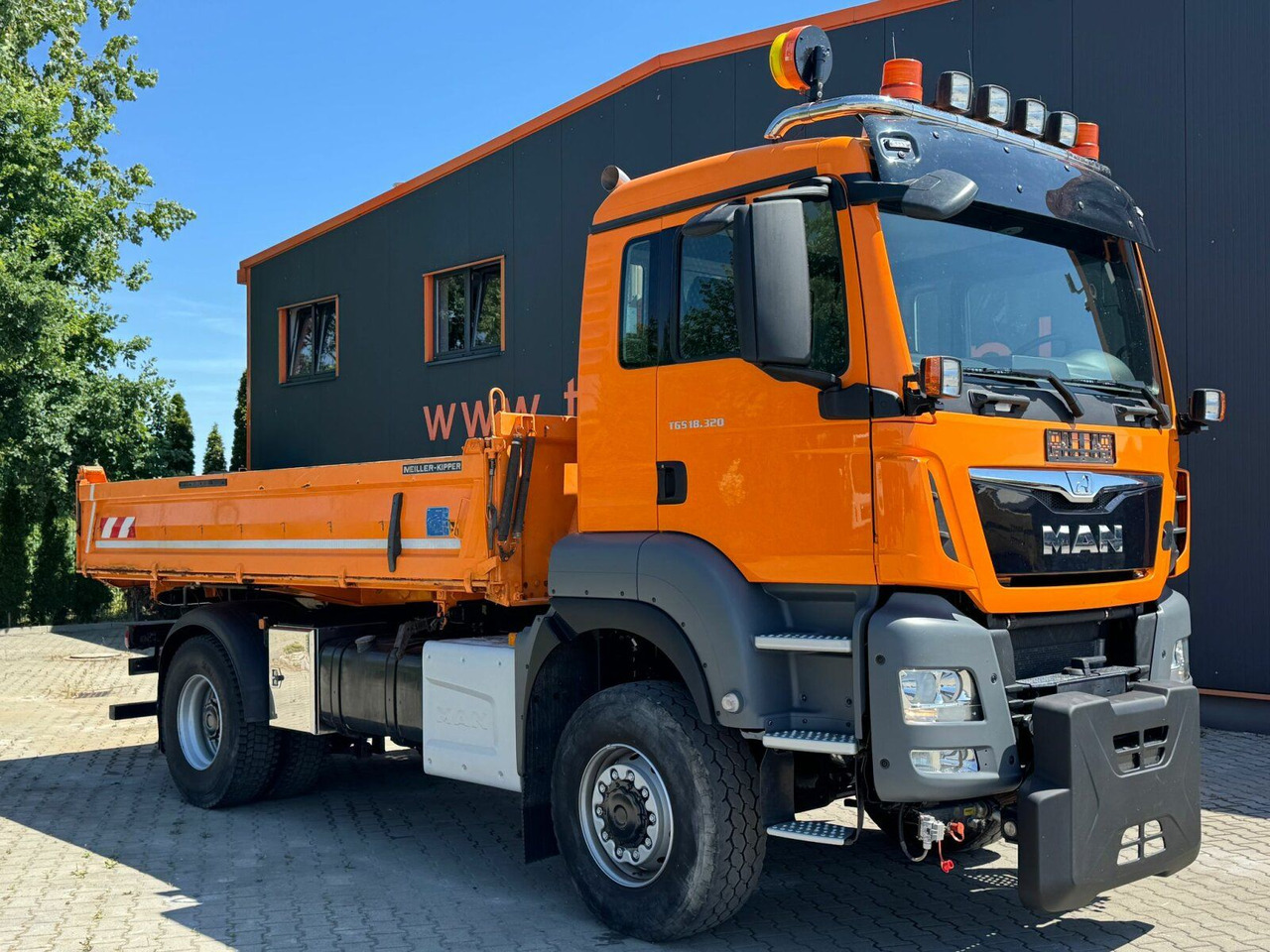 MAN TGS 18.320 4x4 BL Euro 6 Kipper + Winterdienst - Truk jungkit: gambar 1 MAN TGS 18.320 4x4 BL Euro 6 Kipper + Winterdienst - Truk jungkit: gambar 1