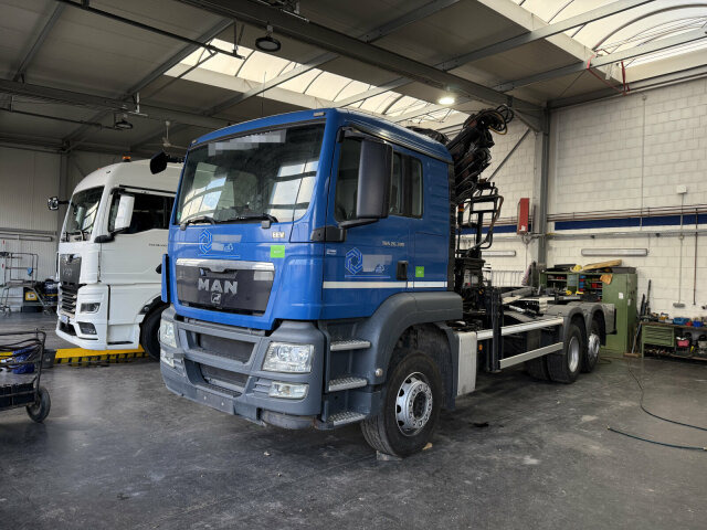 MAN TGS 26.320 6x2 Abrollkipper + Kran HIAB 166 E-5 - Hook lift, Truk derek: gambar 1 MAN TGS 26.320 6x2 Abrollkipper + Kran HIAB 166 E-5 - Hook lift, Truk derek: gambar 1