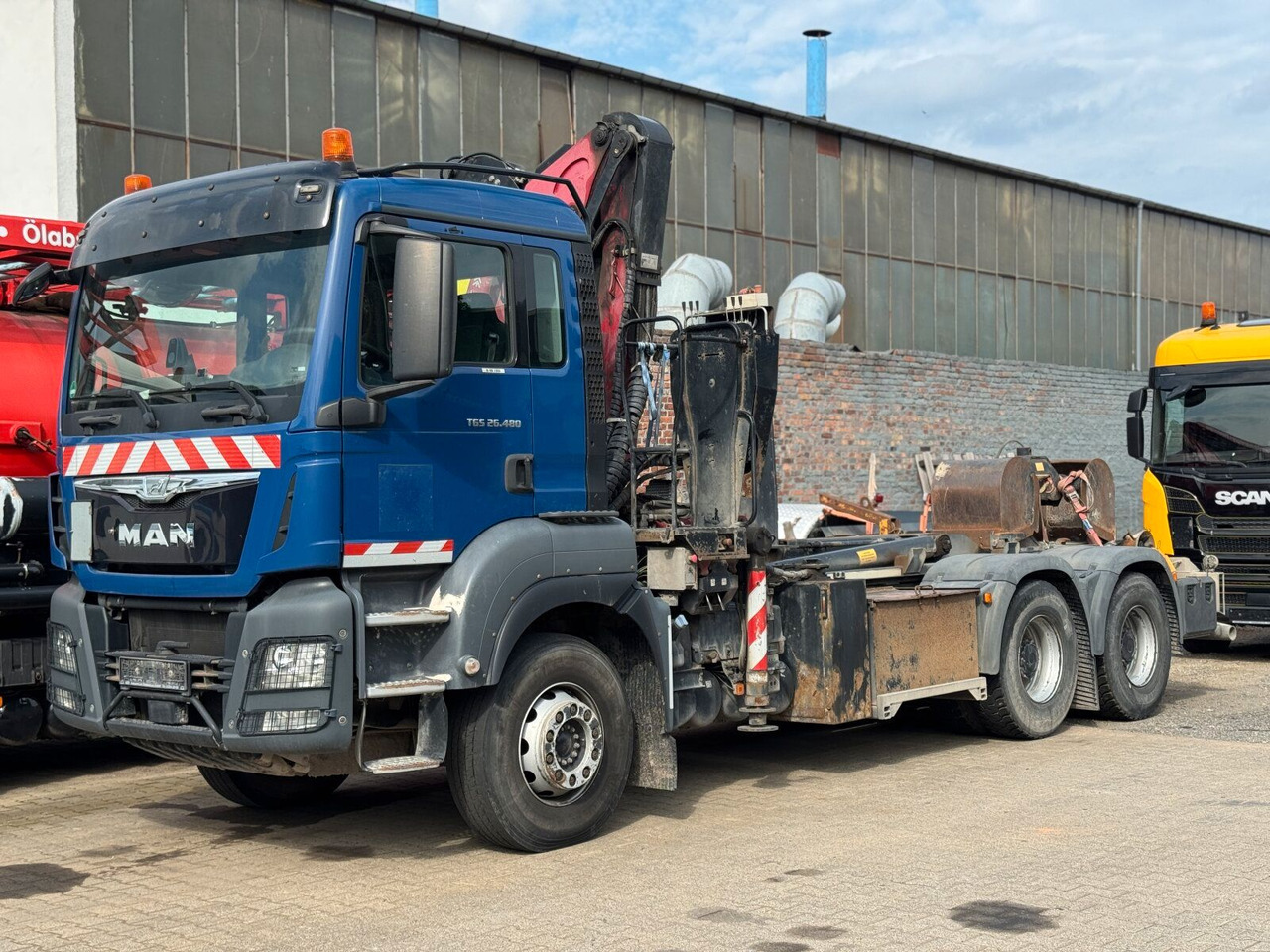 MAN TGS 28.480 6x4 Abrollkipper Kran Greifer 4,63 T - Truk derek: gambar 1 MAN TGS 28.480 6x4 Abrollkipper Kran Greifer 4,63 T - Truk derek: gambar 1