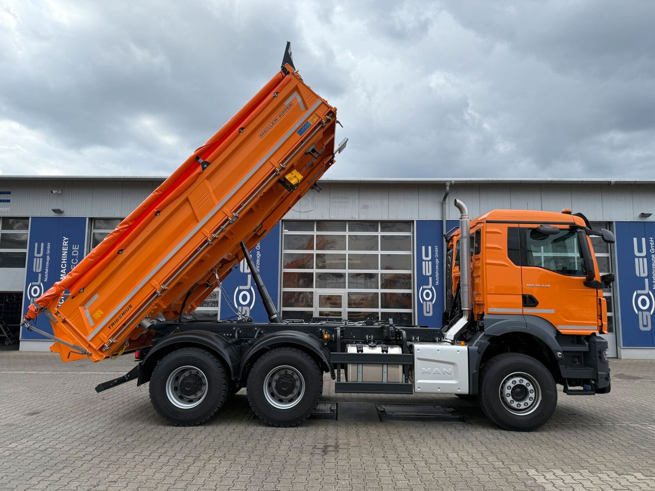MAN TGS 33.440 6x4 Kipper MEILLER Bordmatik Frontpl. - Truk jungkit: gambar 4 MAN TGS 33.440 6x4 Kipper MEILLER Bordmatik Frontpl. - Truk jungkit: gambar 4